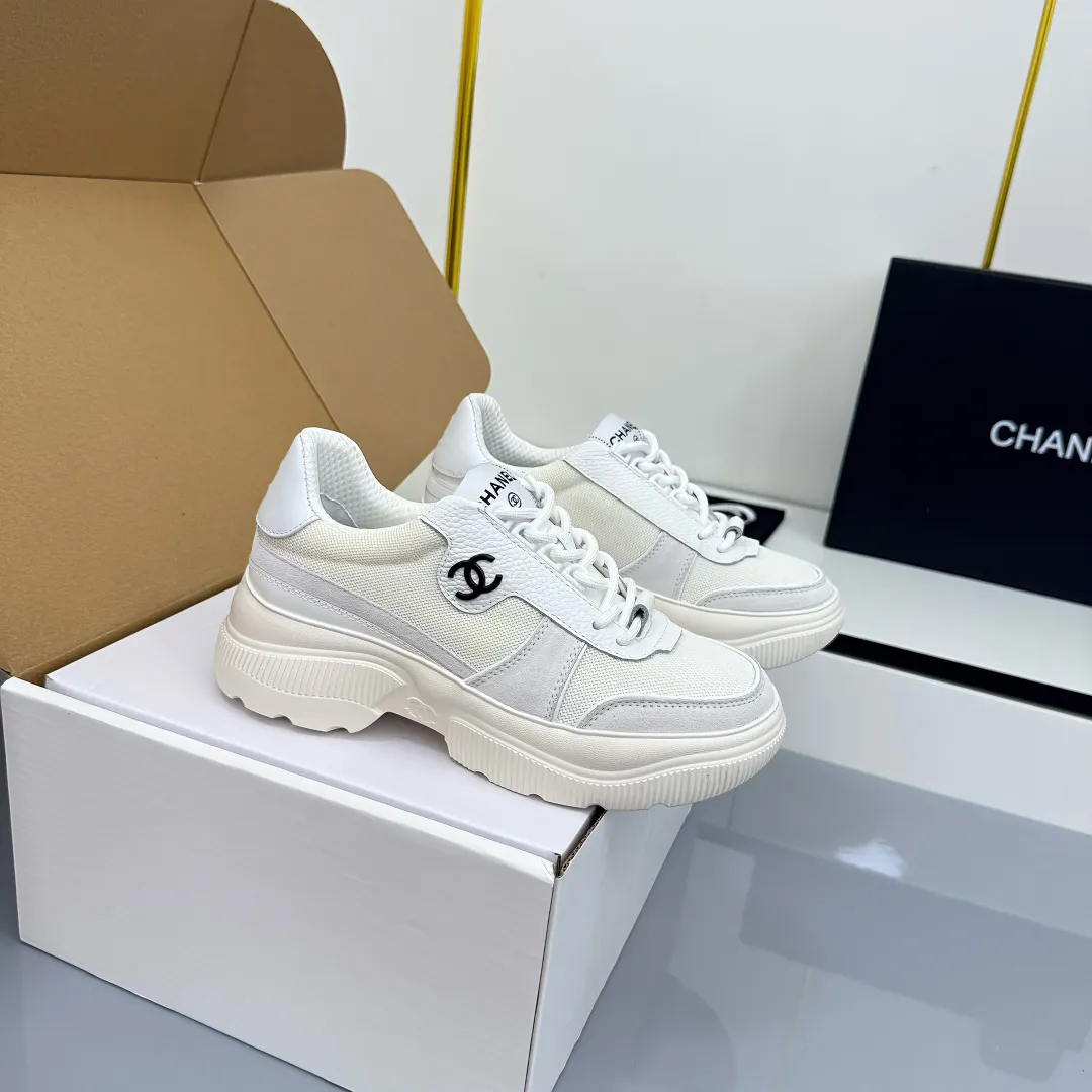👟👟Ex-factory price 620👟👟 Chanel bread shoes ~ original calfskin panda shoes Chanel 25C latest hot style panda black and white sports shoes casual sneakers Xiaoxiang hot item classic black and white panda color coco girls must pay Fabric: original custom mixed sheepskin lining: original imported breathable mesh lining outsole: Original molded rubber + TPU combination Size: Women's 35-41